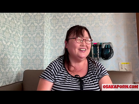 ❤️ Feit japönsk mamma sýnir risastóra brjósta sína og hefur gaman af kynlífsleikfangi. 51 árs gömul asísk móðir talar um kynlífsreynslu sína. Yukiko 1 OSAKAPORN feitur milf ❌ Klámmyndband hjá okkur ☑