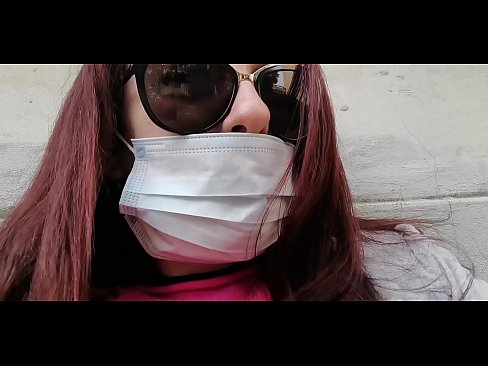 ❤️ Nicoletta hefnir sín á nágranna sínum og pissar í bílskúrinn hans (sérstök Covid19 ítalsk sóttkví) ❌ Klámmyndband hjá okkur ☑